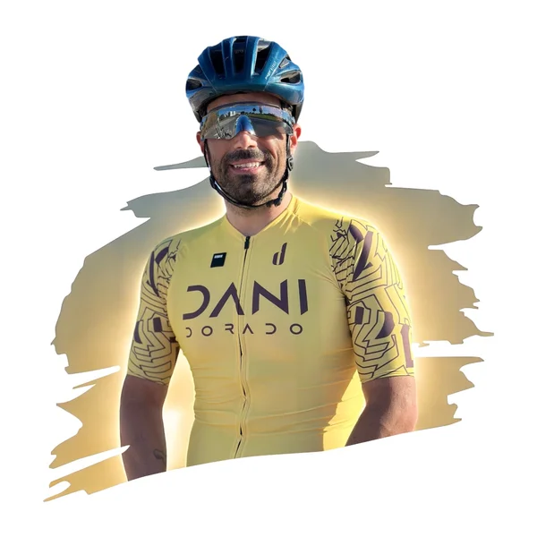 Dani Dorado con su equipación de ciclismo